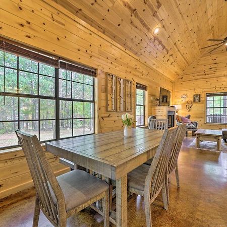 Cabin With Hot Tub And Games, 4 Mi To Beavers Bend! Broken Bow Eksteriør bilde