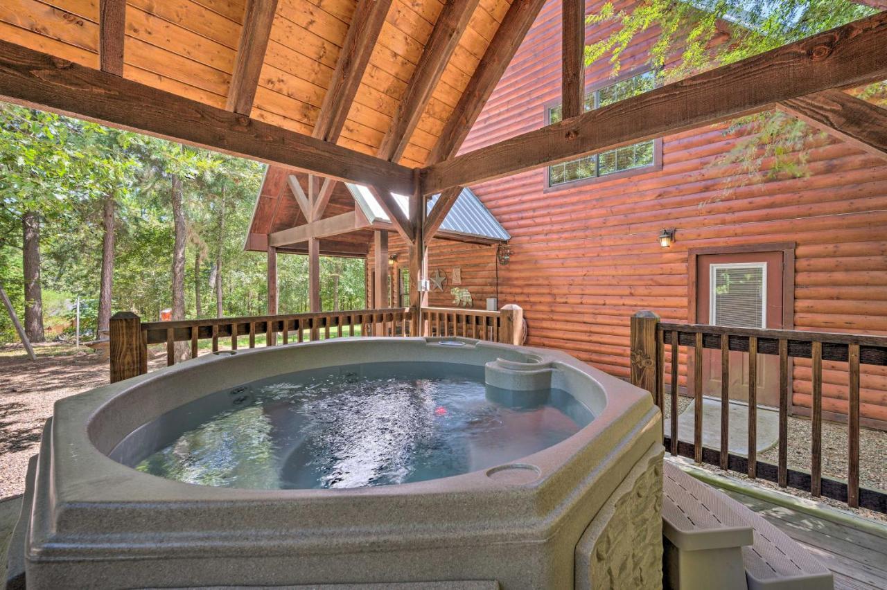 Cabin With Hot Tub And Games, 4 Mi To Beavers Bend! Broken Bow Eksteriør bilde
