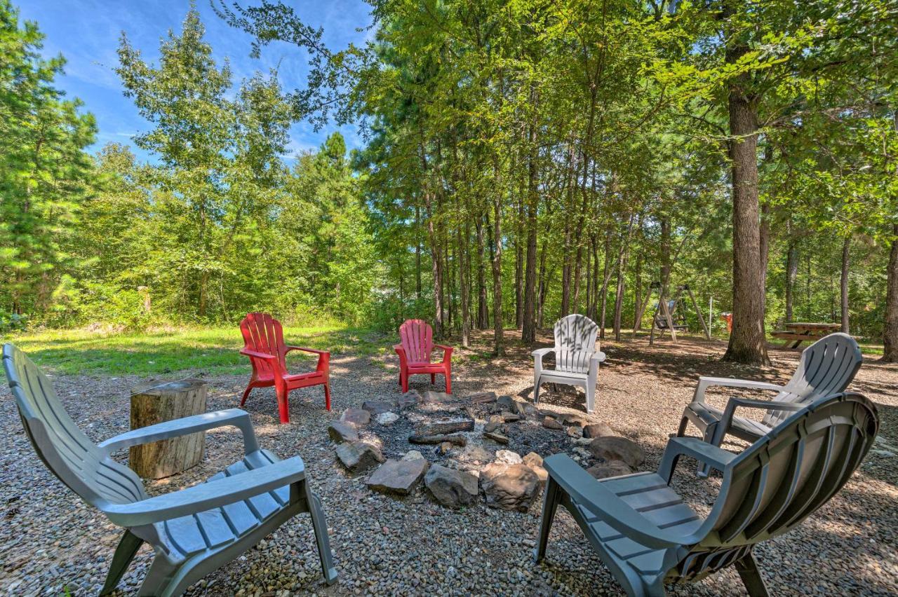 Cabin With Hot Tub And Games, 4 Mi To Beavers Bend! Broken Bow Eksteriør bilde